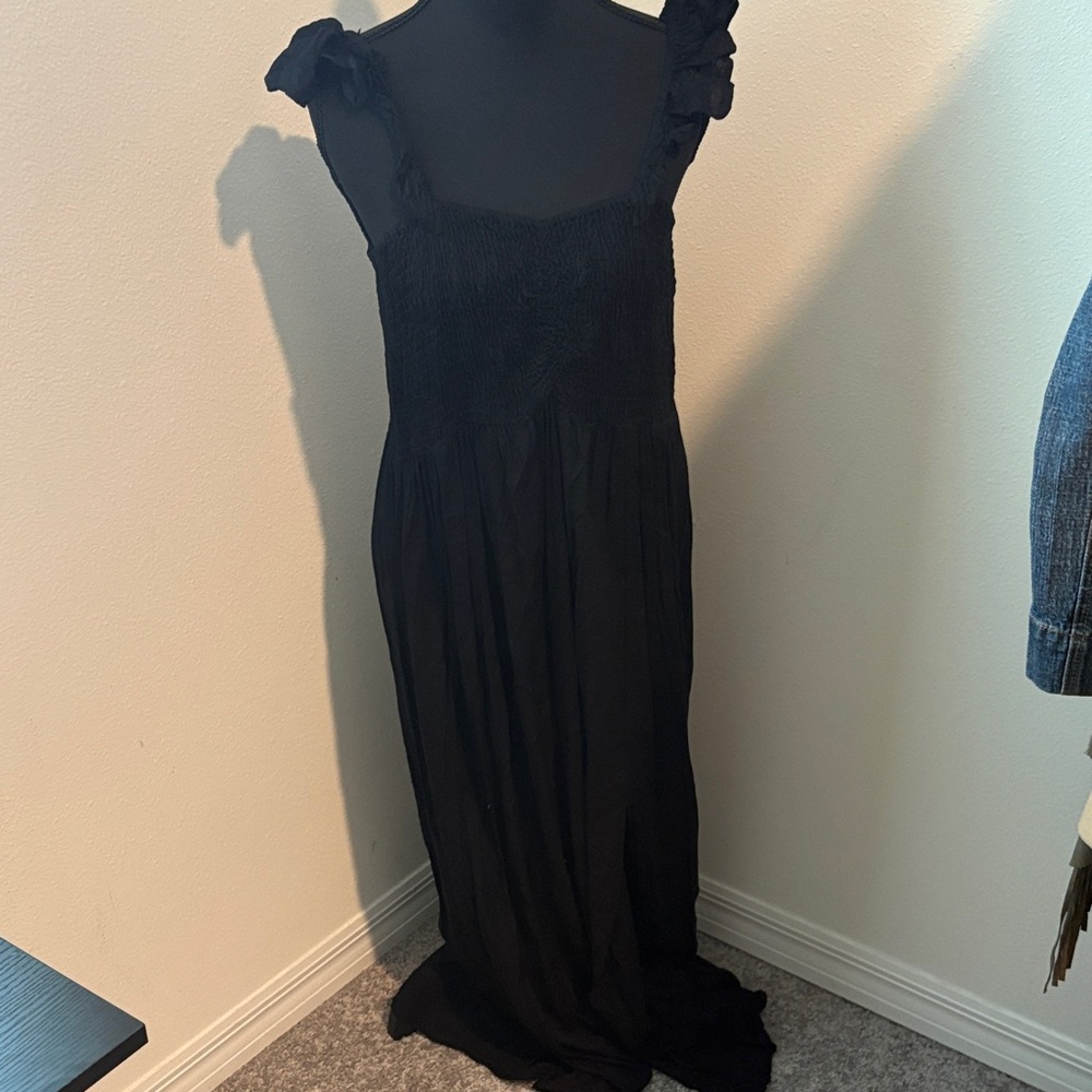 Elegant Black Ruffled Maxi Dress